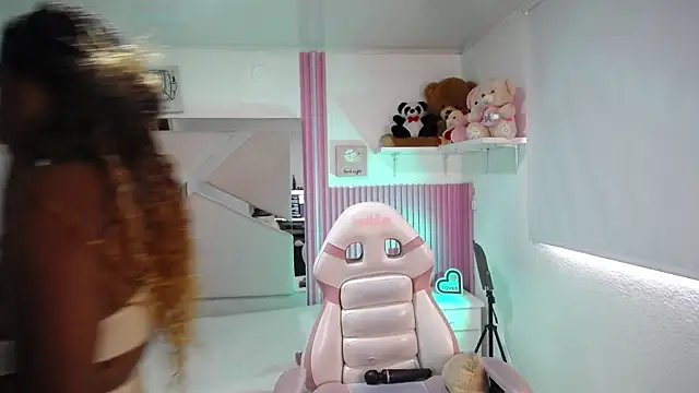 Snapshot of Ebony_rizon chatting on April 8, 2026, 1:01 pm Ebony rizon online show from April 8, 2026, 1:01 pm