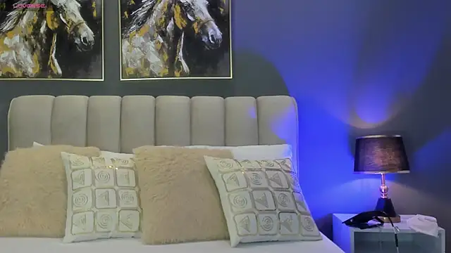 Snapshot of VaniaRouse chatting on March 28, 2026, 3:35 pm VaniaRouse online show from March 28, 2026, 3:35 pm