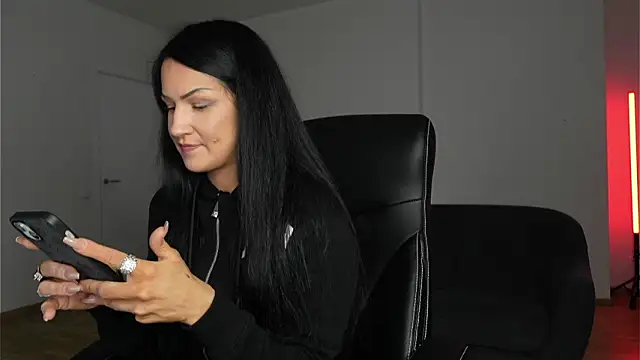 Nicky Diam online show from April 18, 2026, 5:15 pm