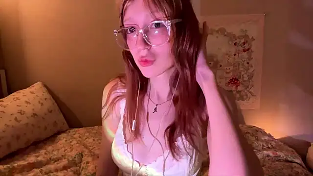 holly sinner  online show from March 28, 2026, 12:11 am