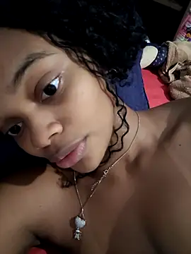 marialuiza2027 online show from April 18, 2026, 3:03 pm