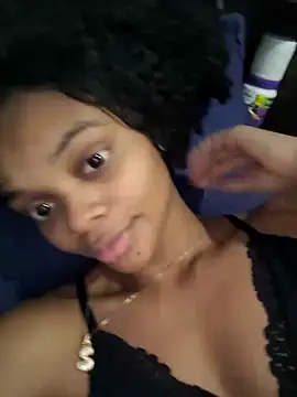 marialuiza2027 online show from March 27, 2026, 4:52 pm