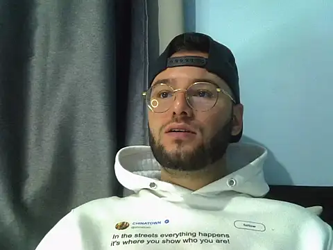 Snapshot of piazaocwb23 chatting on April 28, 2026, 4:00 pm piazaocwb23 online show from April 28, 2026, 4:00 pm