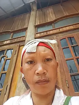 Heli pusy online show from May 18, 2026, 5:56 am