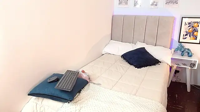 Emma Brm online show from March 31, 2026, 8:00 pm