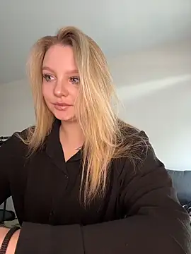 bettyloveu online show from March 31, 2026, 11:12 am