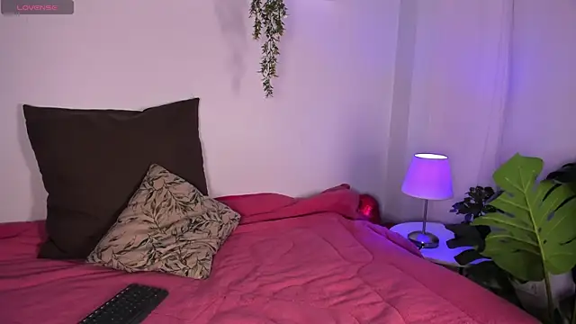 cuttie blondie online show from March 28, 2026, 11:11 am