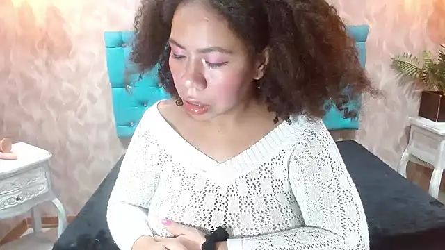 Snapshot of KeniaLovex chatting on April 29, 2026, 4:05 am KeniaLovex online show from April 29, 2026, 4:05 am