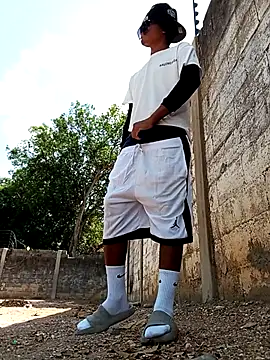 spittingpig1 online show from April 9, 2026, 2:34 pm