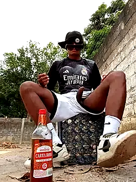 spittingpig1 online show from March 25, 2026, 2:05 pm