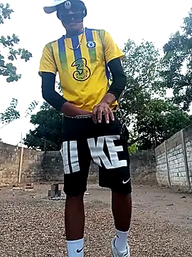 spittingpig1 online show from April 13, 2026, 11:25 am