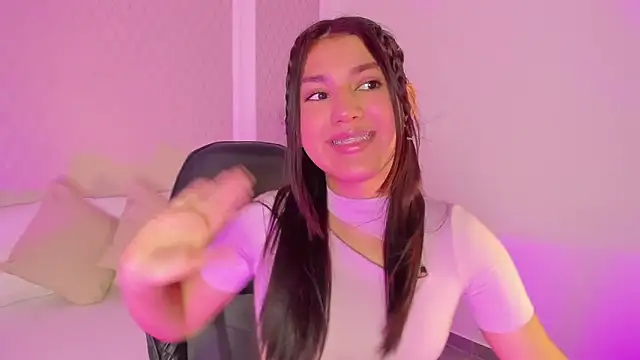 cristin collins online show from April 14, 2026, 8:47 pm