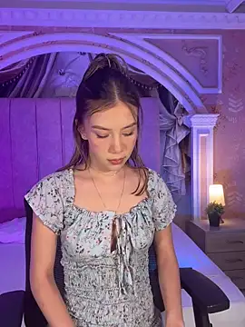 sofi naughty   online show from May 24, 2026, 4:45 am
