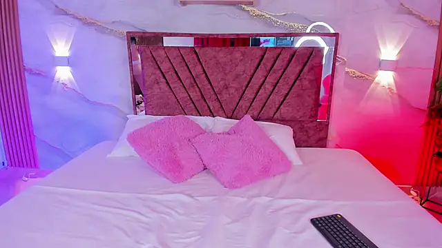 sofi naughty   online show from March 22, 2026, 2:37 am