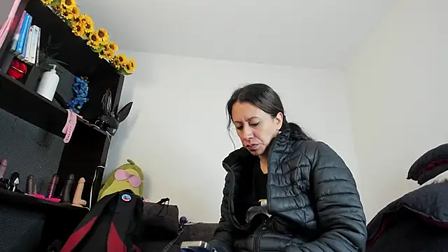 ItsAmara online show from April 6, 2026, 1:12 pm