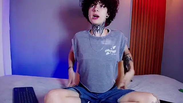 JuneBlake  online show from April 3, 2026, 1:50 pm