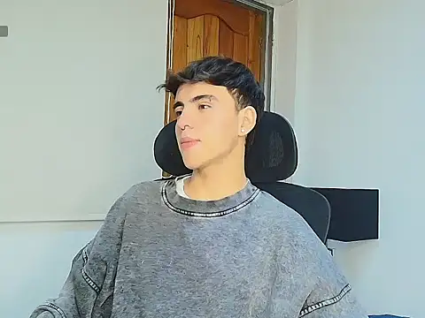 Snapshot of Brax_Valencia chatting on April 8, 2026, 1:45 pm Brax Valencia online show from April 8, 2026, 1:45 pm