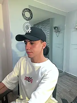 Snapshot of Brax_Valencia chatting on March 31, 2026, 1:35 pm Brax Valencia online show from March 31, 2026, 1:35 pm