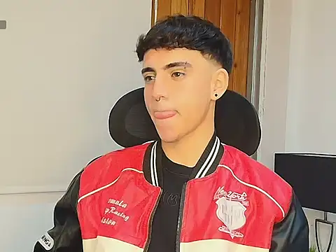 Snapshot of Brax_Valencia chatting on April 10, 2026, 1:40 pm Brax Valencia online show from April 10, 2026, 1:40 pm