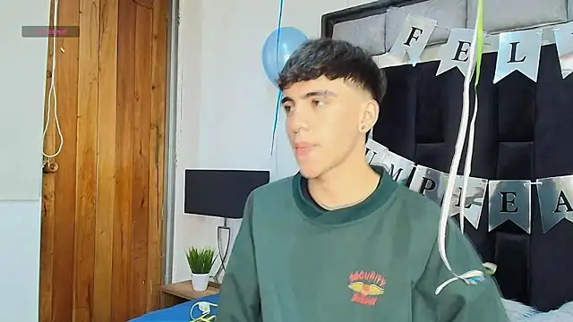 Snapshot of Brax_Valencia chatting on April 12, 2026, 3:37 pm Brax Valencia online show from April 12, 2026, 3:37 pm