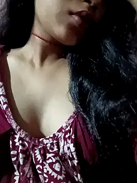 tina2005 online show from April 1, 2026, 1:23 pm