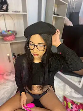 Snapshot of Gretel_Streit chatting on April 30, 2026, 3:35 am Gretel Streit online show from April 30, 2026, 3:35 am