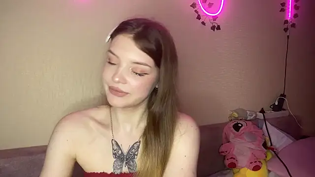 Snapshot of Lily__Moon_ chatting on April 12, 2026, 6:11 pm Lily Moon online show from April 12, 2026, 6:11 pm