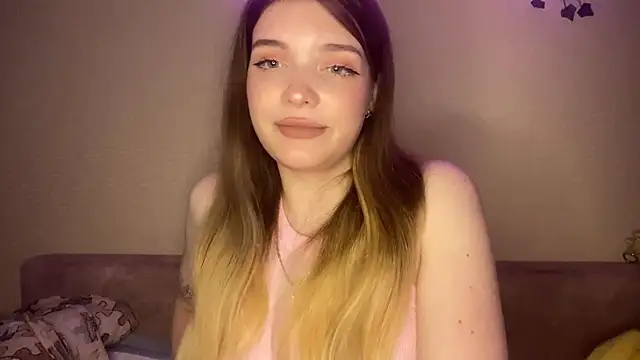 Snapshot of Lily__Moon_ chatting on April 13, 2026, 6:56 pm Lily Moon online show from April 13, 2026, 6:56 pm