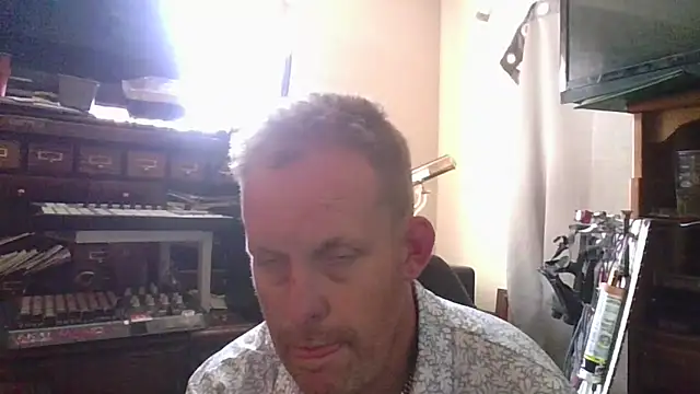 strokingjoe14585 online show from April 13, 2026, 3:16 pm