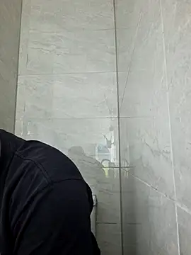 Snapshot of bigmillz32 chatting on April 15, 2026, 4:44 pm bigmillz32 online show from April 15, 2026, 4:44 pm