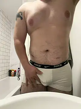 Snapshot of bigmillz32 chatting on March 23, 2026, 12:33 am bigmillz32 online show from March 23, 2026, 12:33 am