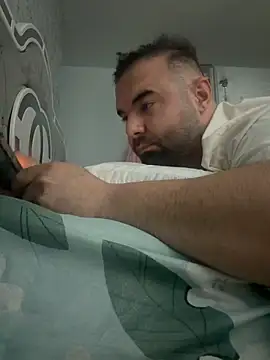 Snapshot of bigmillz32 chatting on March 27, 2026, 5:58 pm bigmillz32 online show from March 27, 2026, 5:58 pm