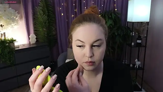 VanesaClark online show from April 13, 2026, 11:03 am