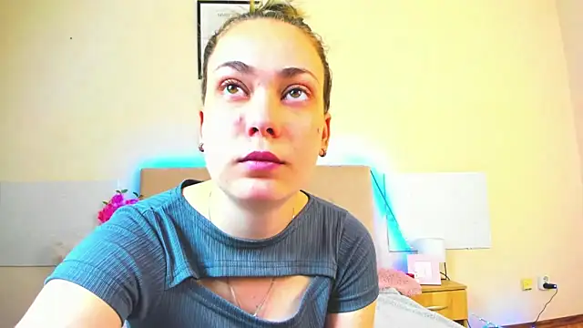 Snapshot of MelanieCuty chatting on May 28, 2026, 5:37 am MelanieCuty online show from May 28, 2026, 5:37 am