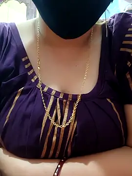 tulidas96778 online show from April 9, 2026, 12:11 pm