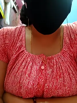 tulidas96778 online show from April 8, 2026, 2:18 pm