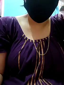 tulidas96778 online show from April 16, 2026, 2:07 pm