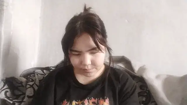 Snapshot of CuteAngell chatting on April 11, 2026, 7:27 am CuteAngell online show from April 11, 2026, 7:27 am