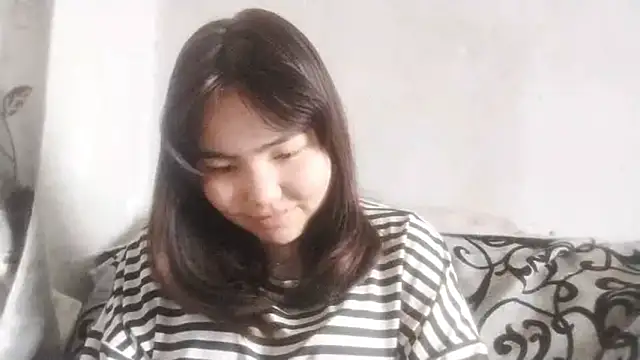 Snapshot of CuteAngell chatting on March 22, 2026, 7:43 am CuteAngell online show from March 22, 2026, 7:43 am