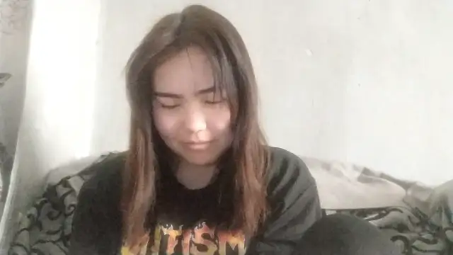 Snapshot of CuteAngell chatting on April 9, 2026, 6:41 am CuteAngell online show from April 9, 2026, 6:41 am