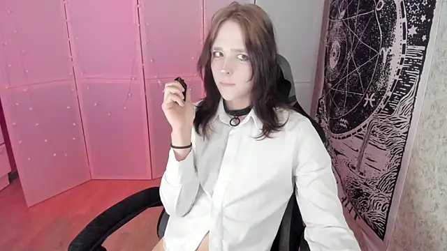 Snapshot of Simochka_w chatting on June 11, 2026, 10:23 am Simochka w online show from June 11, 2026, 10:23 am
