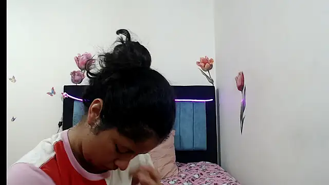 KARLYXS online show from March 22, 2026, 12:07 pm