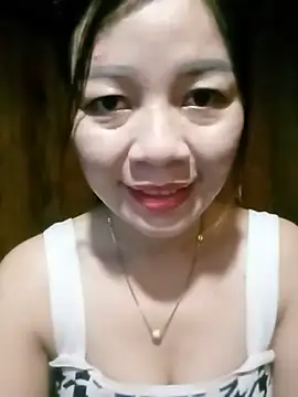 Yiyi102300 online show from June 14, 2026, 12:18 am