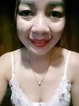 Yiyi102300 online show from June 12, 2026, 11:30 am