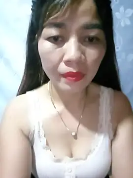 Yiyi102300 online show from July 2, 2026, 5:35 am