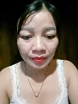 Yiyi102300 online show from June 20, 2026, 12:10 pm