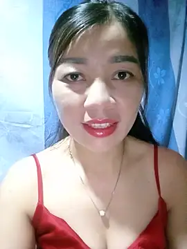 Yiyi102300 online show from July 11, 2026, 4:46 am