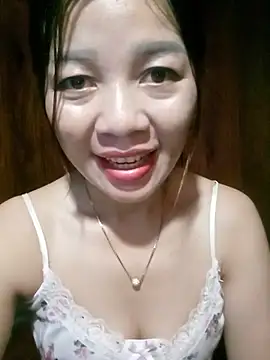 Yiyi102300 online show from June 11, 2026, 2:53 am