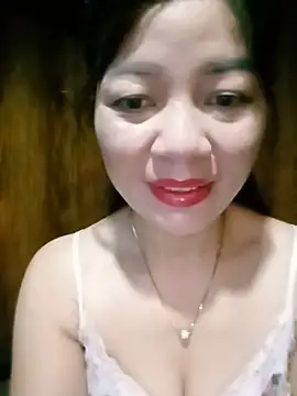 Yiyi102300 online show from June 18, 2026, 1:26 am
