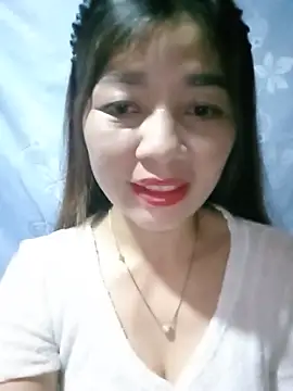 Yiyi102300 online show from July 1, 2026, 1:33 pm